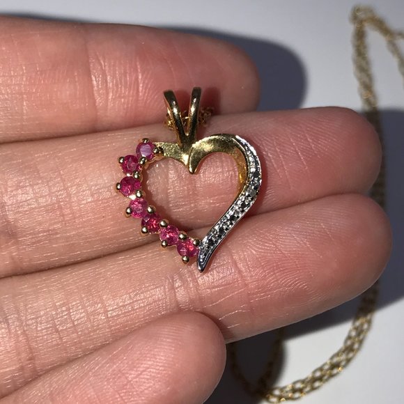 18" 18kg Vermeil Cable chain with Diamond and Ruby Heart Pendant - Picture 5 of 9